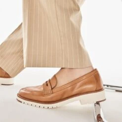 Flexible SolesIbredaLoafer - Lug Sole -Trendy Soles Sales Store ibreda brown 210 001 043 look part sq nt 1200x1200