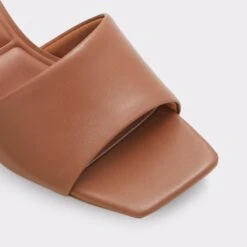 VidishHeeled Mule -Trendy Soles Sales Store vidish brown 240 001 043 alt4 sq gy 2000x2000